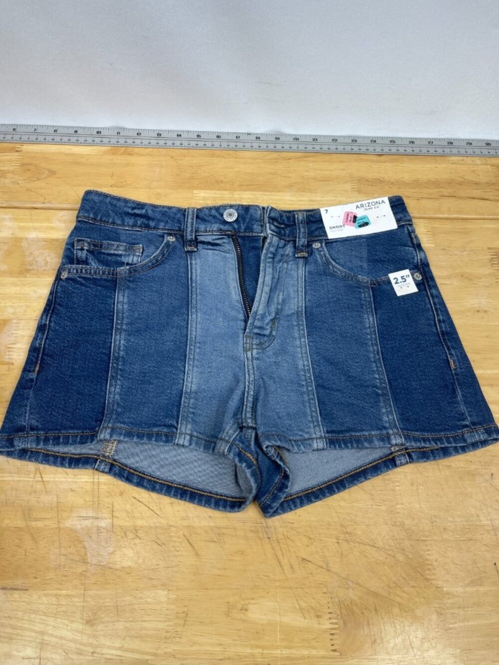 Arizona Jean Co Patchwork Denim Shorts Women's Size 7 Short 2.5" Inseam NWT